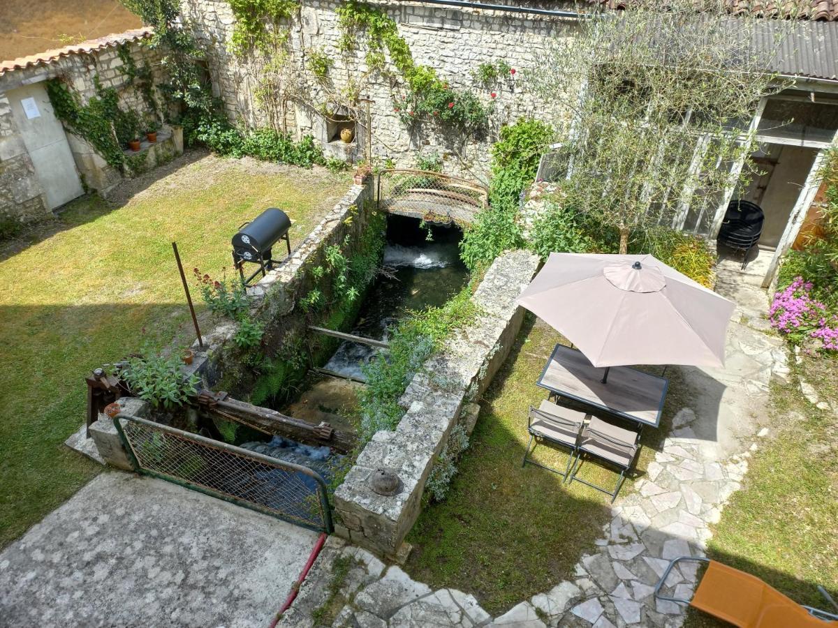 Le Moulin D'Errol Villa Saint-Jean-dʼAngély Екстериор снимка